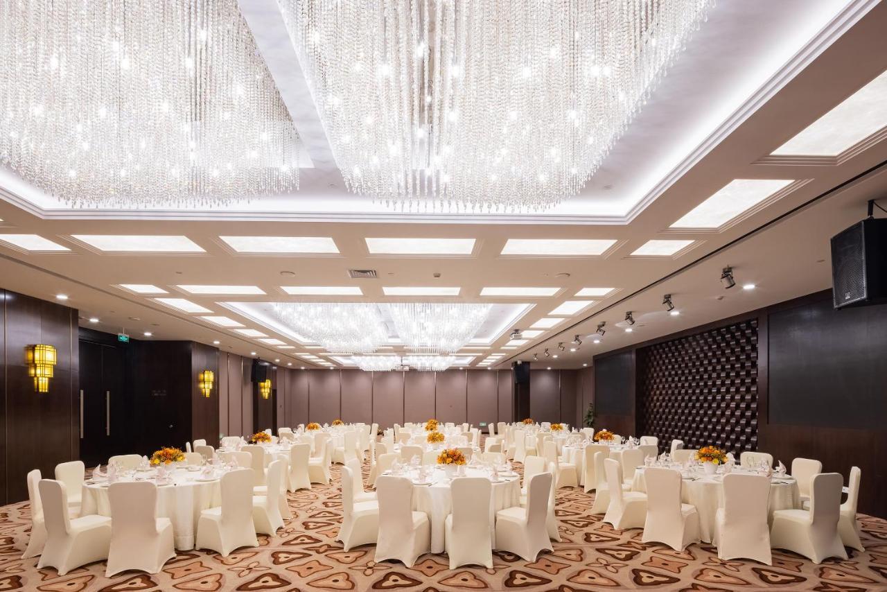 Broadway Mansions Hotel - On The Bund Shanghai Exterior foto