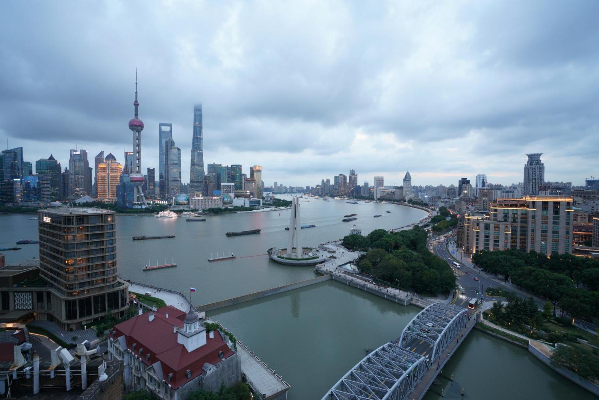 Broadway Mansions Hotel - On The Bund Shanghai Exterior foto