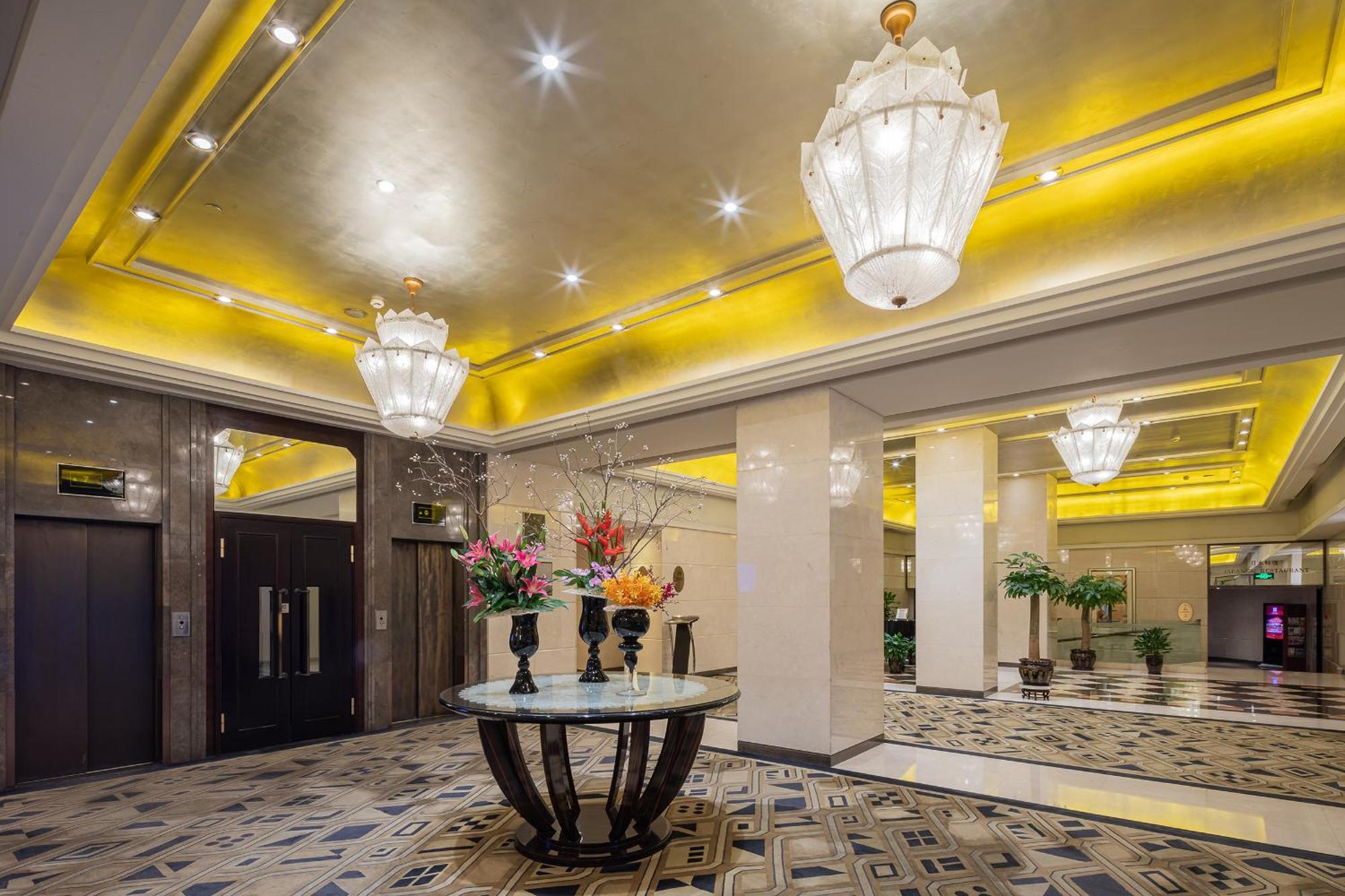 Broadway Mansions Hotel - On The Bund Shanghai Exterior foto
