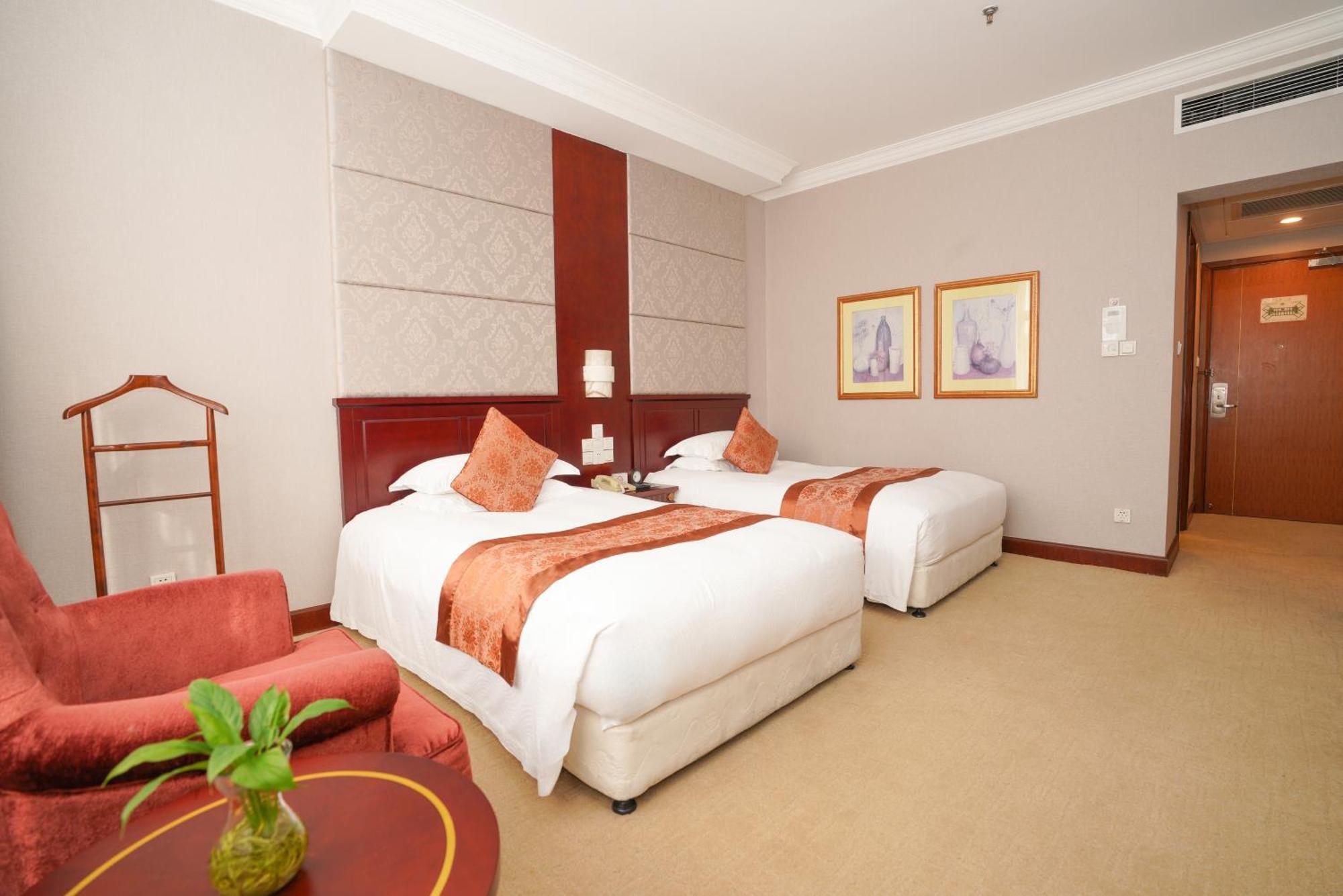 Broadway Mansions Hotel - On The Bund Shanghai Exterior foto
